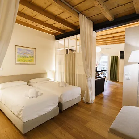 Apartment Dimore Pellicciai, Nel Cuore Del Centro Storico - Domus *